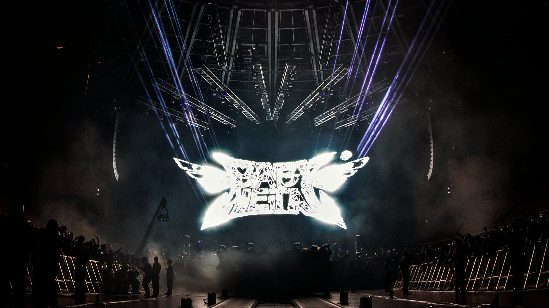 LIVE AT THE FORUM / METAL GALAXY WORLD TOUR IN JAPAN - BABYMETAL Live